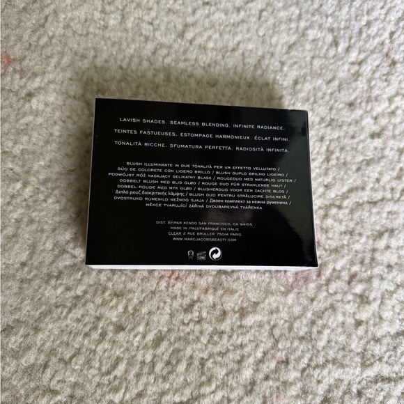 Marc Jacobs Pink Blush Compact Vibrant Buildable Finish - Picture 5 of 6